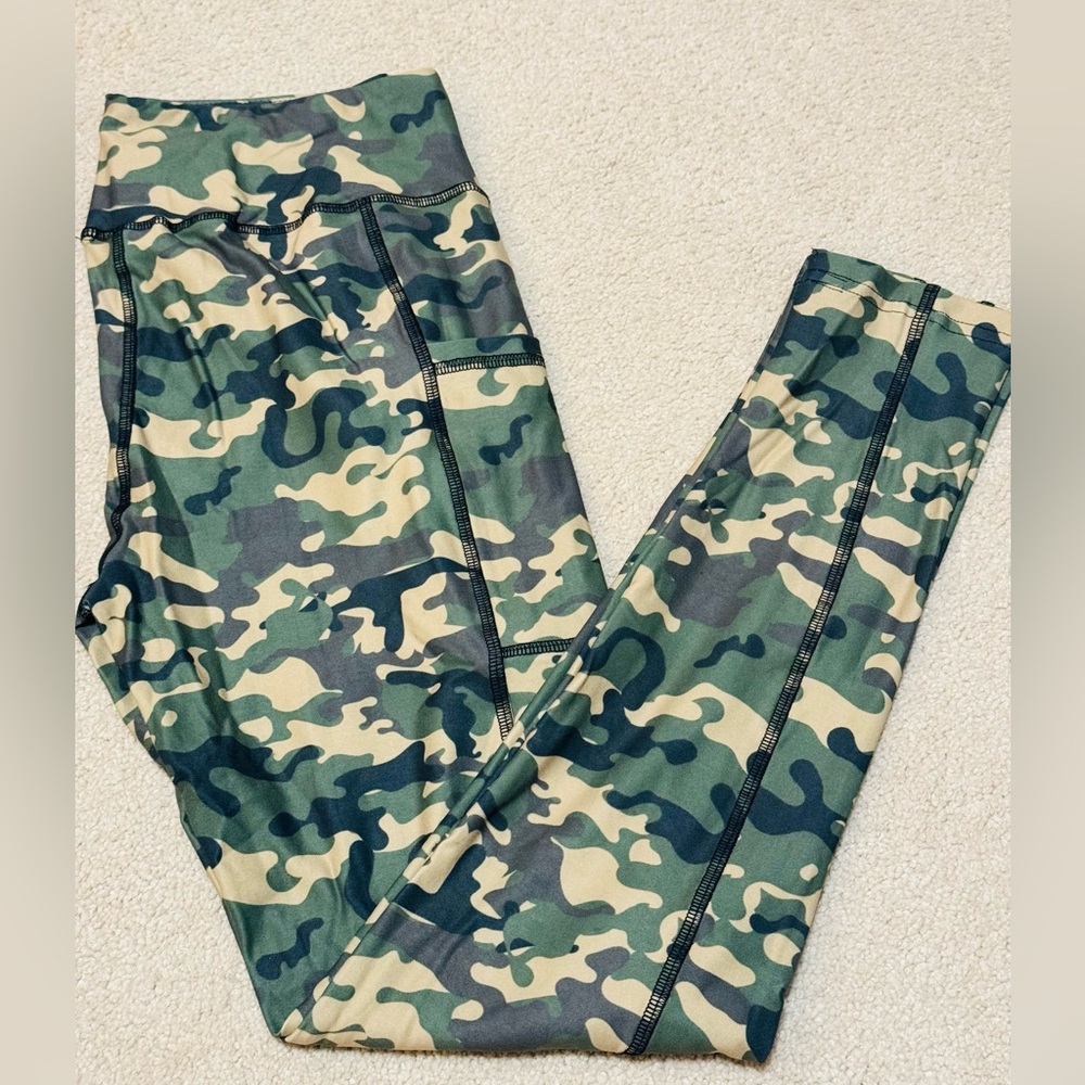 Camo Square Pocket Leggings